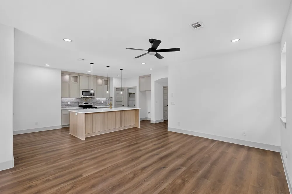 909 Meriott Street Ennis, TX 75119