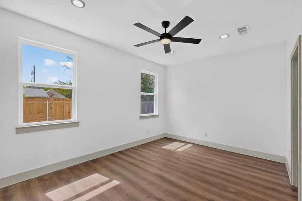 909 Meriott Street Ennis, TX 75119