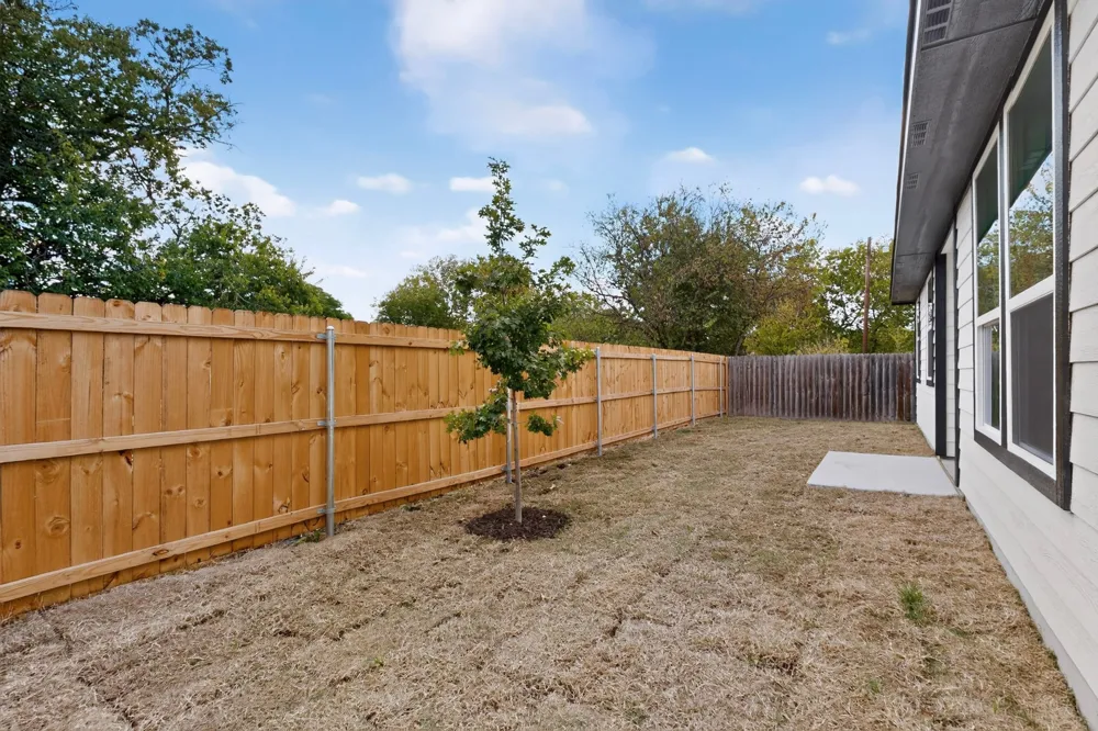 909 Meriott Street Ennis, TX 75119