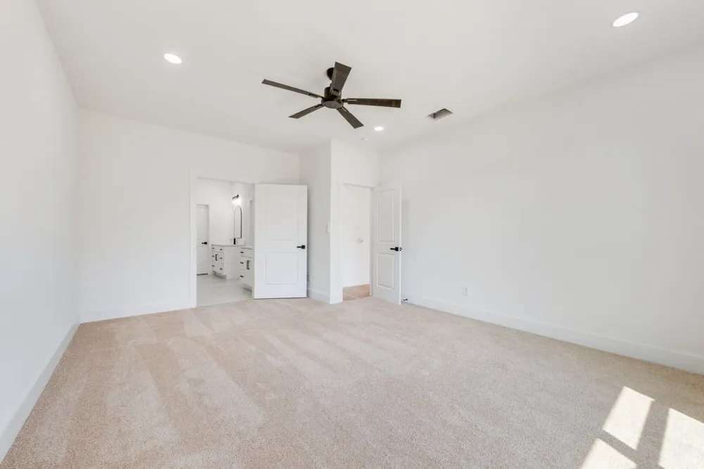 1704 Alton Way Aubrey, TX 76227
