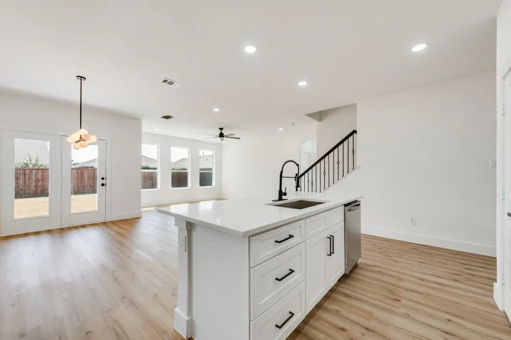 1704 Alton Way Aubrey, TX 76227