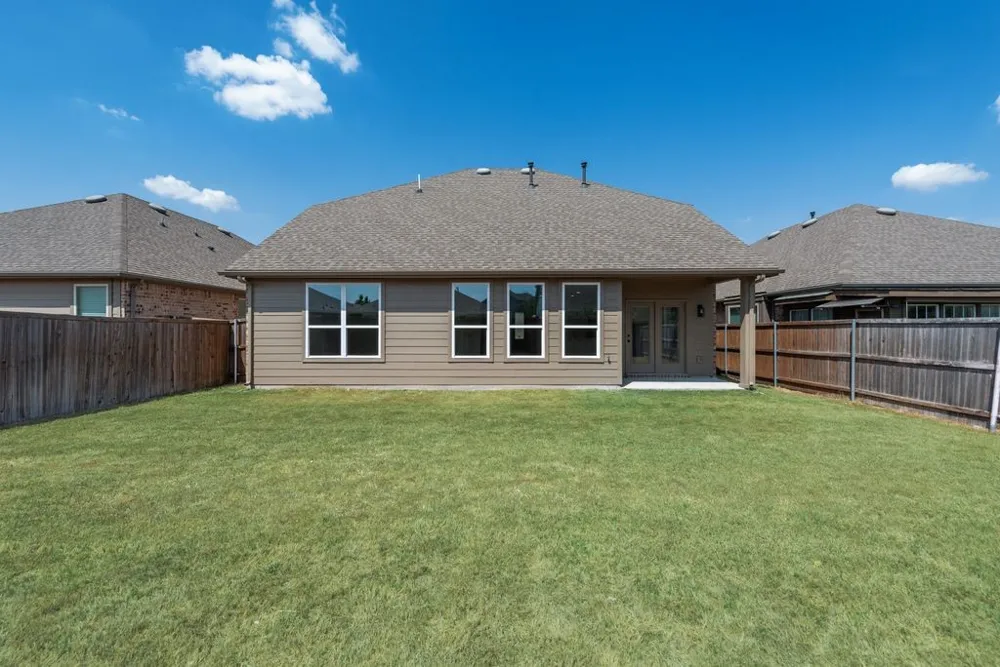 1704 Alton Way Aubrey, TX 76227
