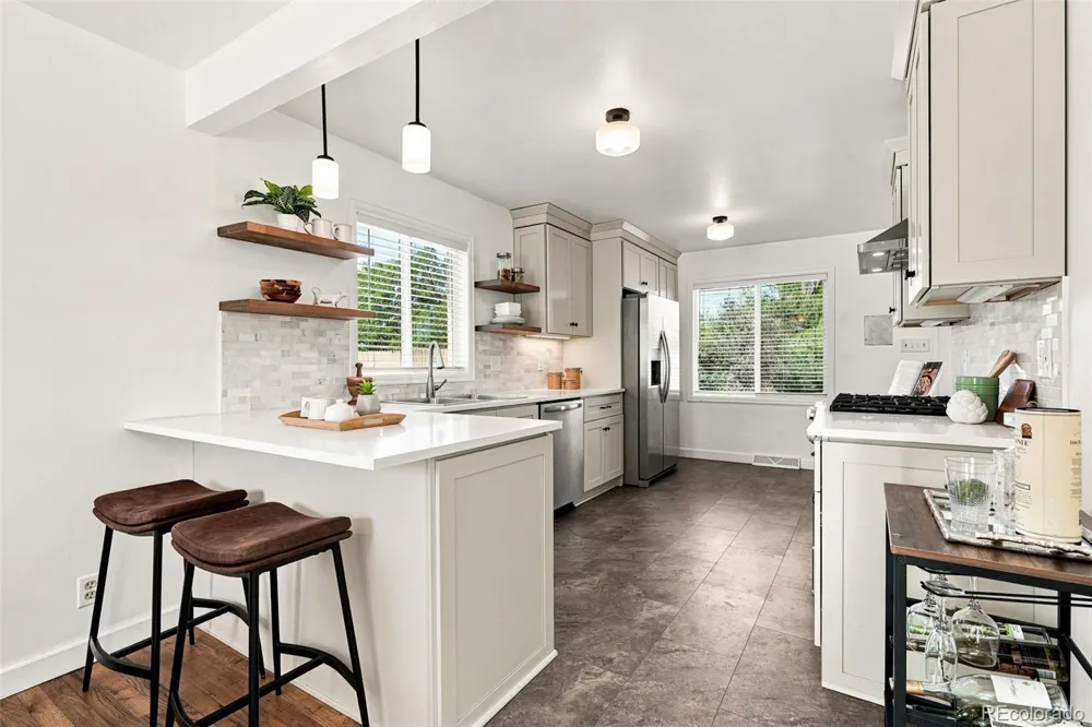 857 Iola Street Aurora, CO 80010