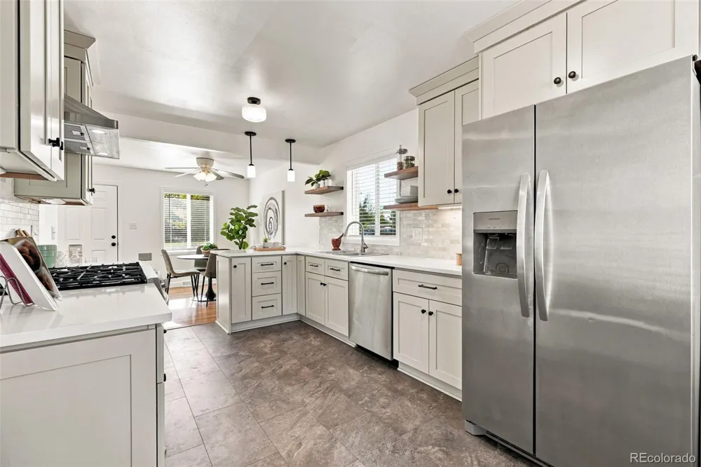 857 Iola Street Aurora, CO 80010
