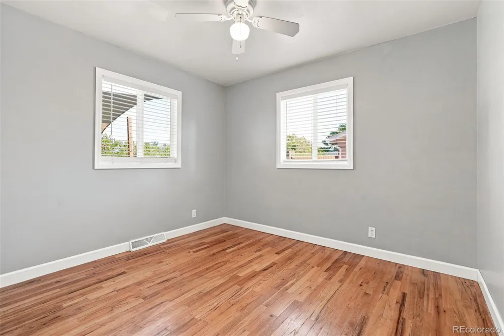 857 Iola Street Aurora, CO 80010