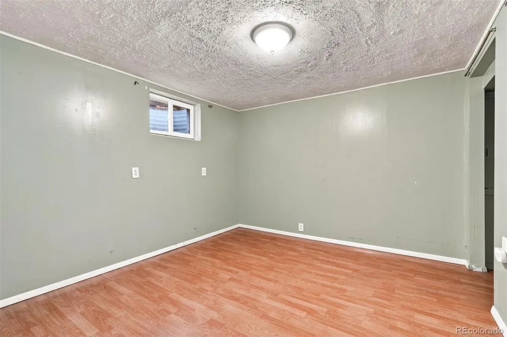 857 Iola Street Aurora, CO 80010