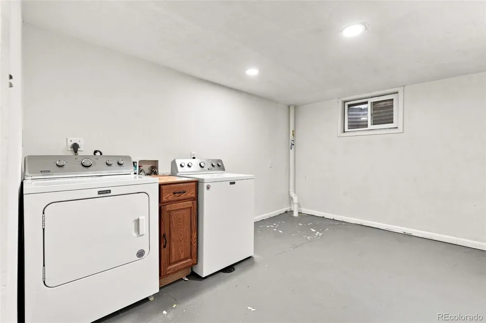 857 Iola Street Aurora, CO 80010