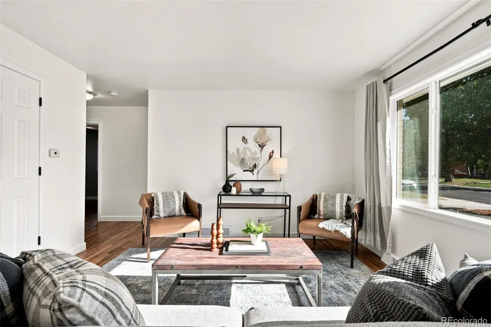 857 Iola Street Aurora, CO 80010