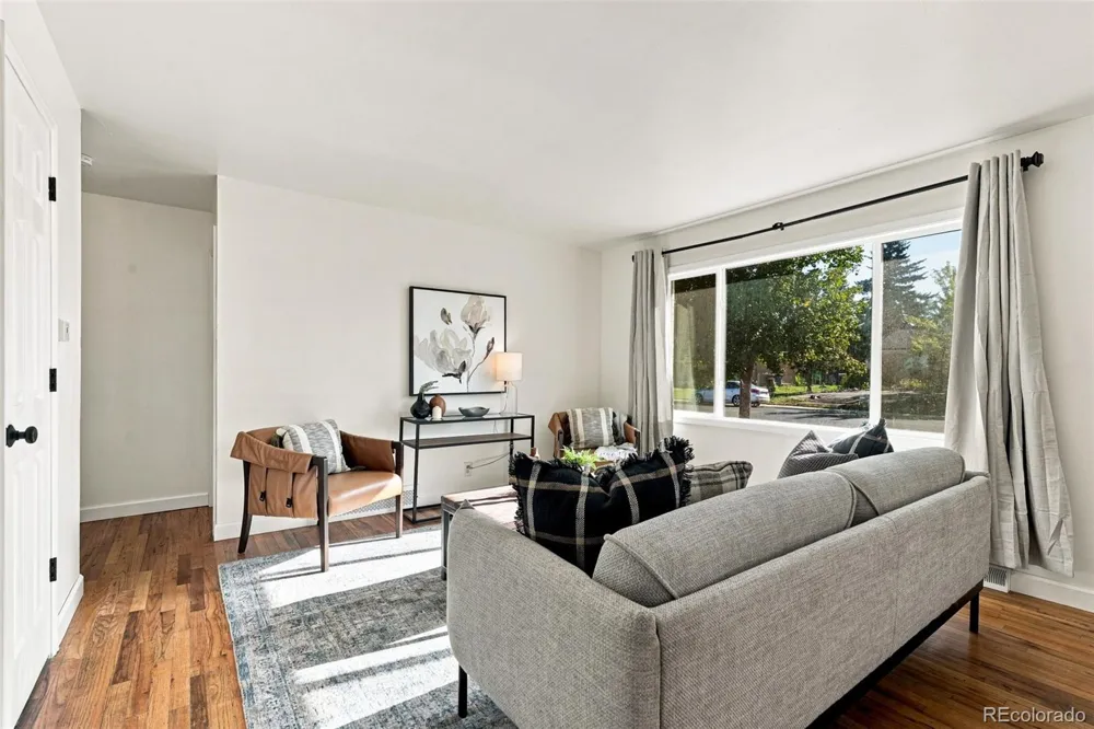 857 Iola Street Aurora, CO 80010