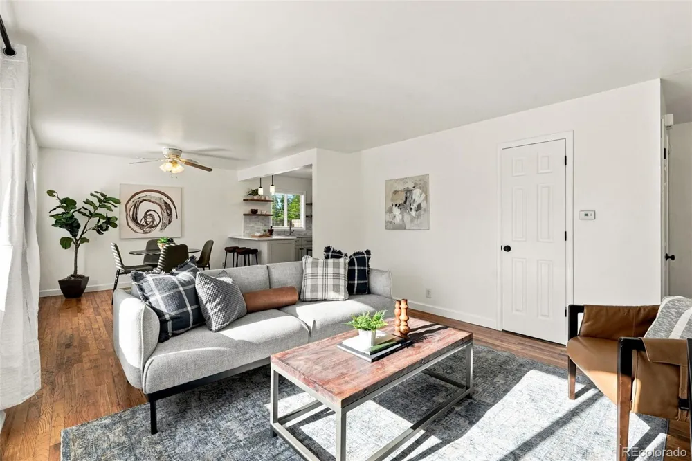 857 Iola Street Aurora, CO 80010