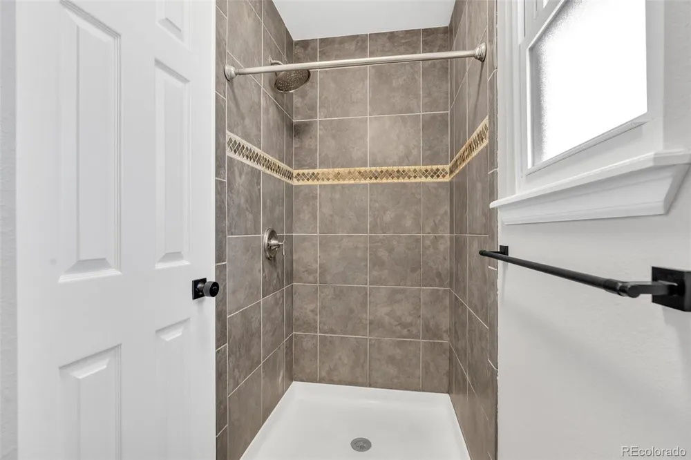 5484 S Danube Way Centennial, CO 80015