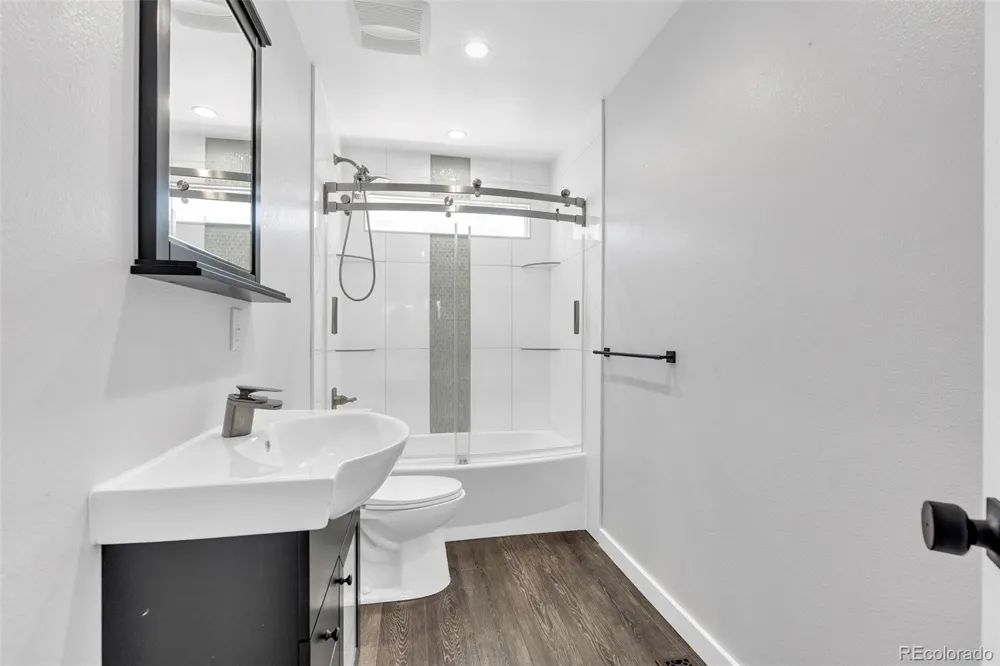 5484 S Danube Way Centennial, CO 80015