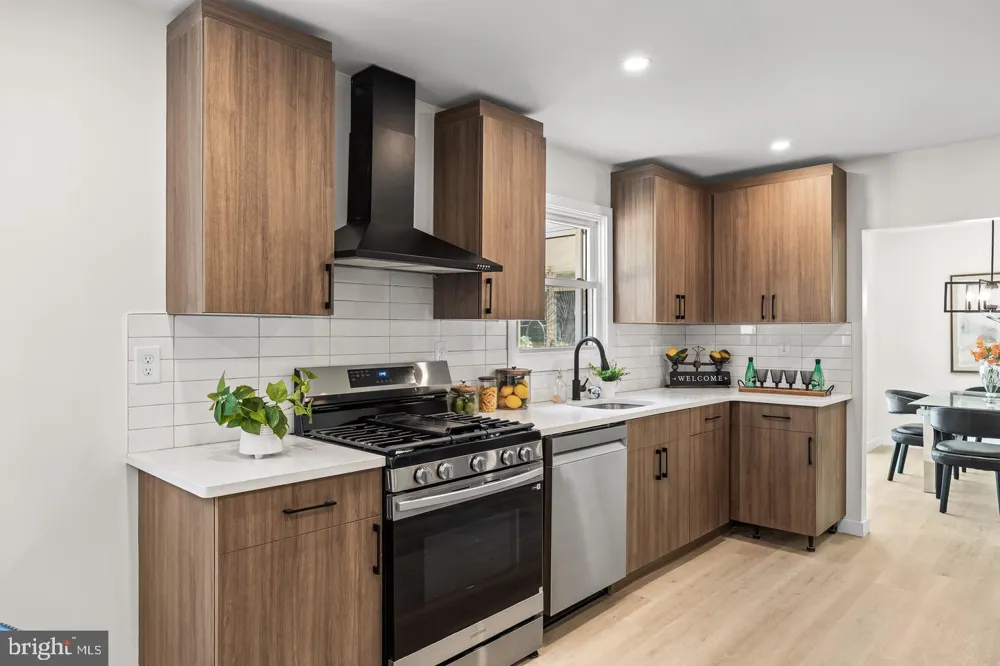 418 KINGSTON DRIVE Cherry Hill, NJ 08034