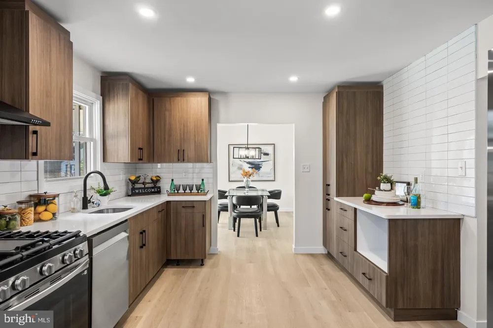 418 KINGSTON DRIVE Cherry Hill, NJ 08034