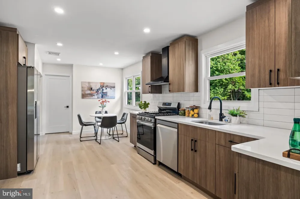 418 KINGSTON DRIVE Cherry Hill, NJ 08034