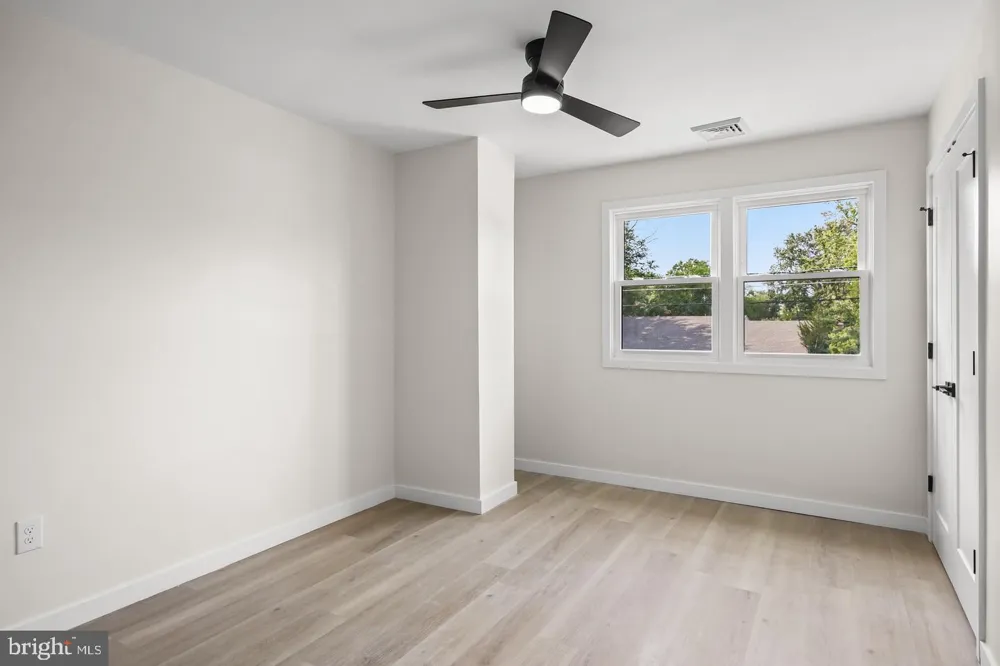 418 KINGSTON DRIVE Cherry Hill, NJ 08034