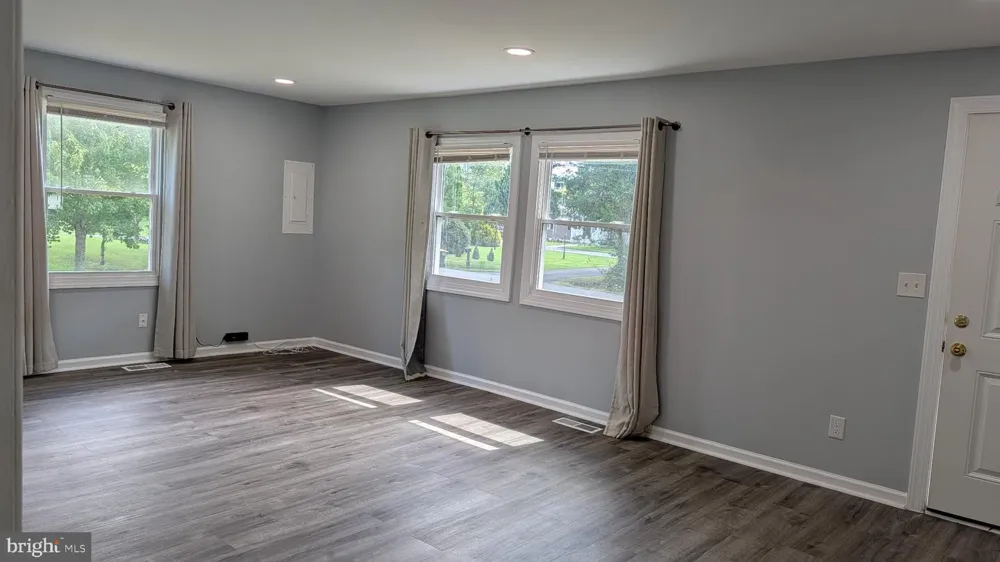 7104 JUDITH AVENUE Alexandria, VA 22315