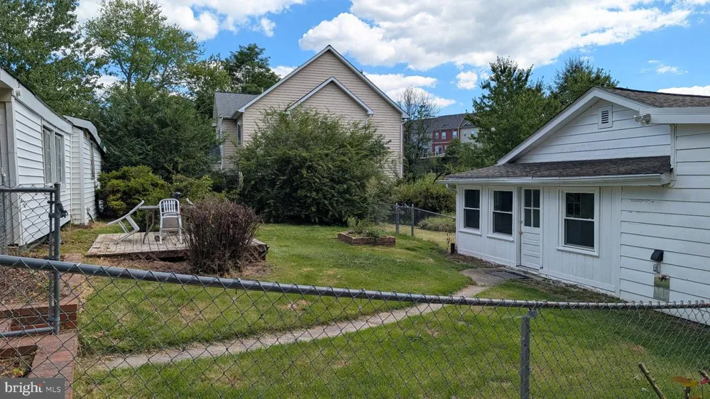 7104 JUDITH AVENUE Alexandria, VA 22315
