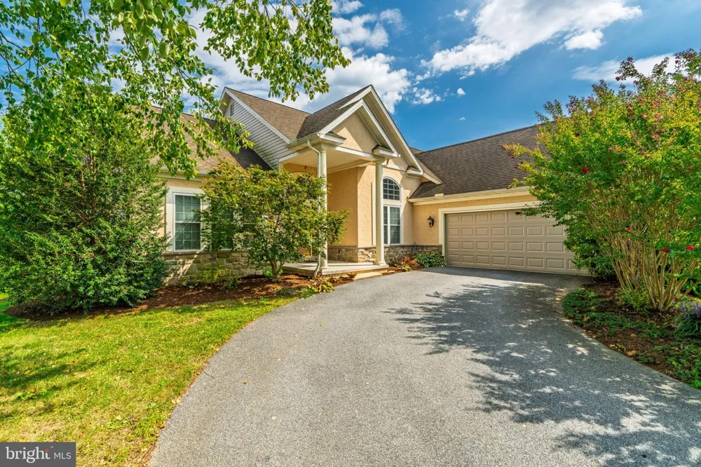128 KILGANNON LANE Lancaster, PA 17603