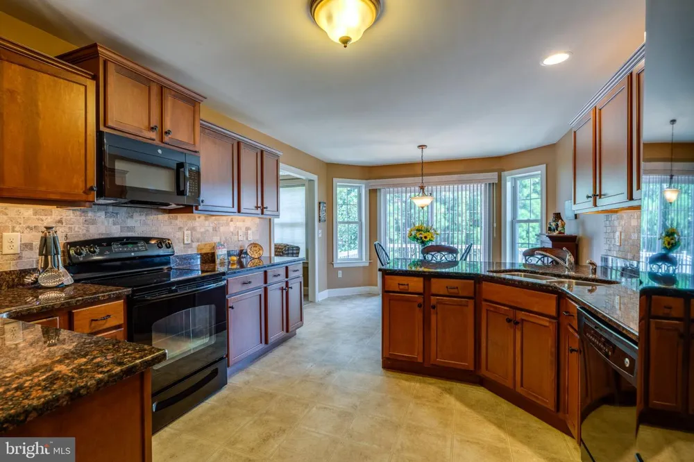128 KILGANNON LANE Lancaster, PA 17603
