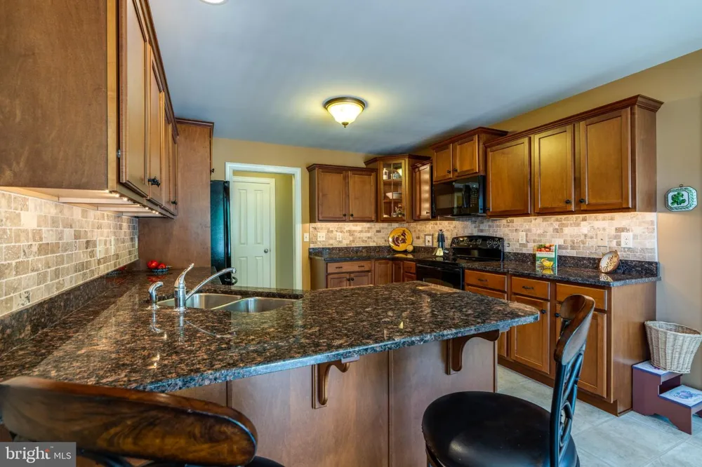 128 KILGANNON LANE Lancaster, PA 17603