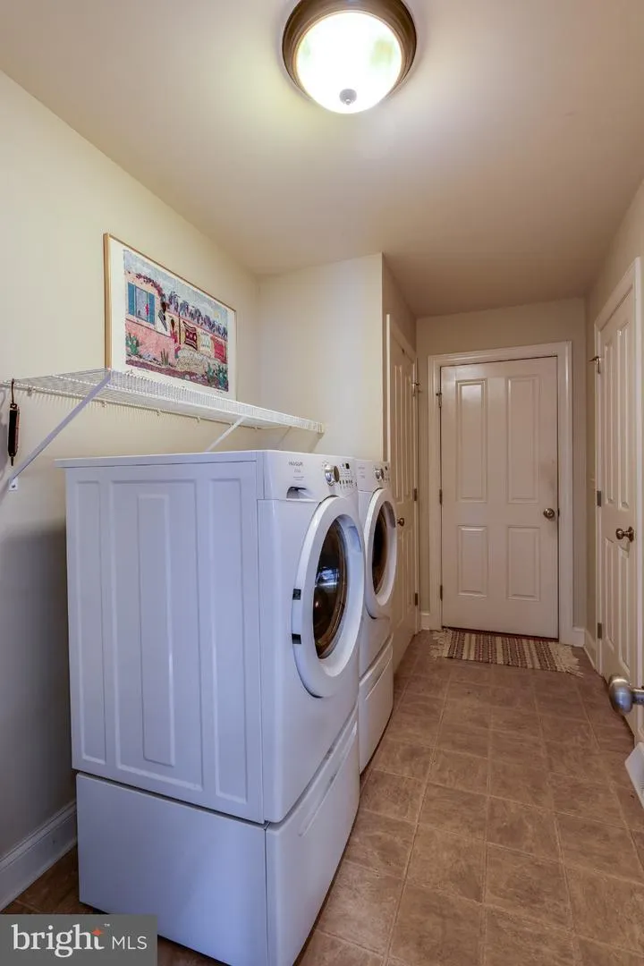 128 KILGANNON LANE Lancaster, PA 17603