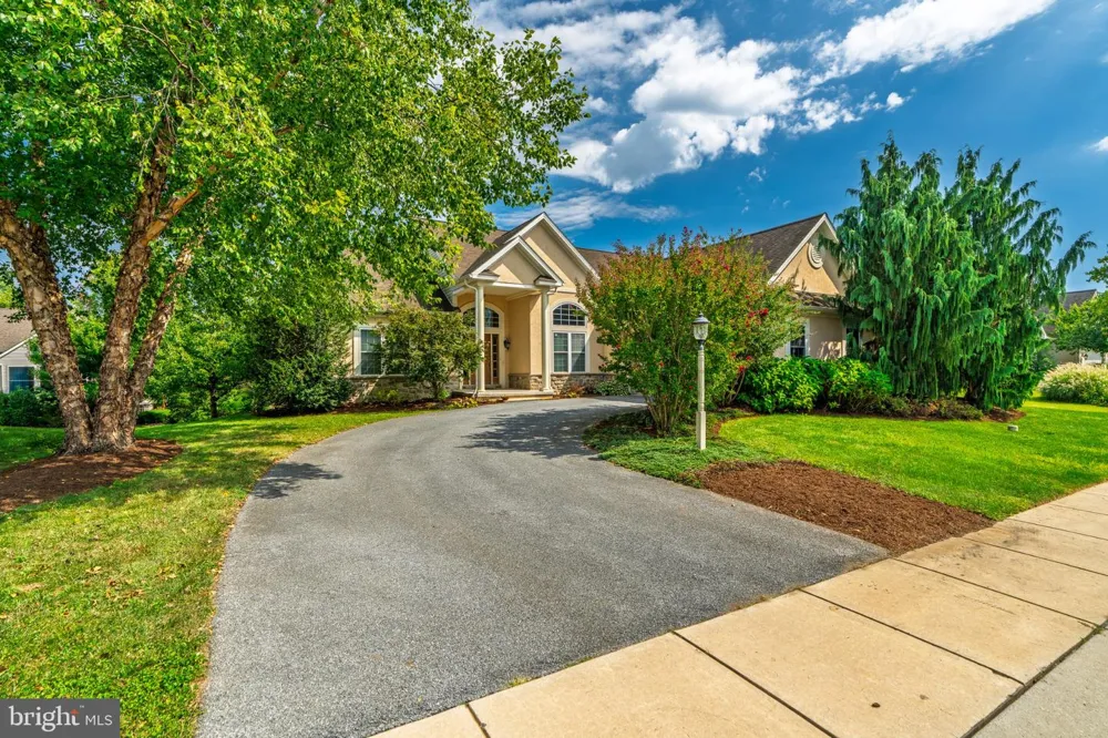 128 KILGANNON LANE Lancaster, PA 17603