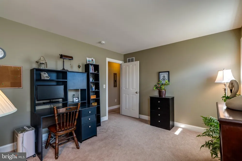 128 KILGANNON LANE Lancaster, PA 17603