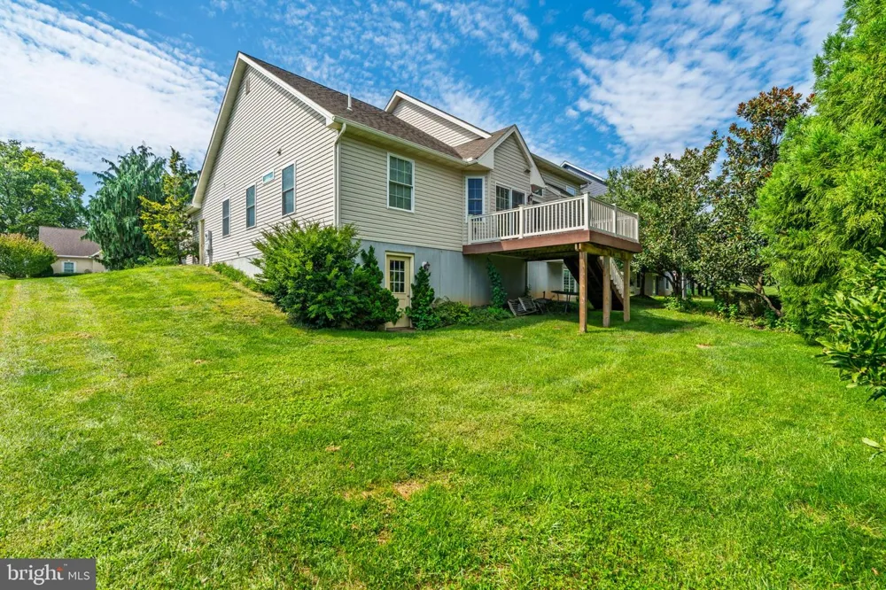 128 KILGANNON LANE Lancaster, PA 17603