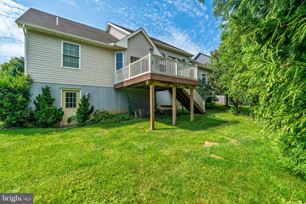 128 KILGANNON LANE Lancaster, PA 17603