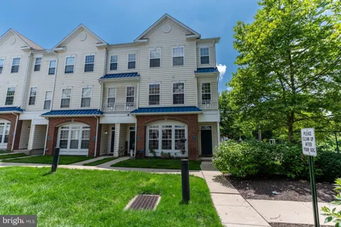 98 CRYSTAL LANE #98