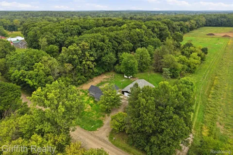 5822 Mack Road