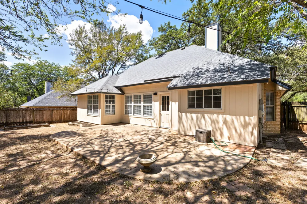 8001 Willet Trail Austin, TX 78745