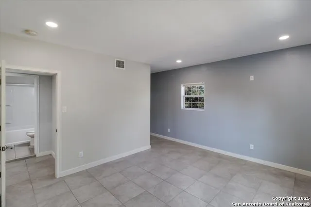 4434 Mountain Pass Von Ormy, TX 78073