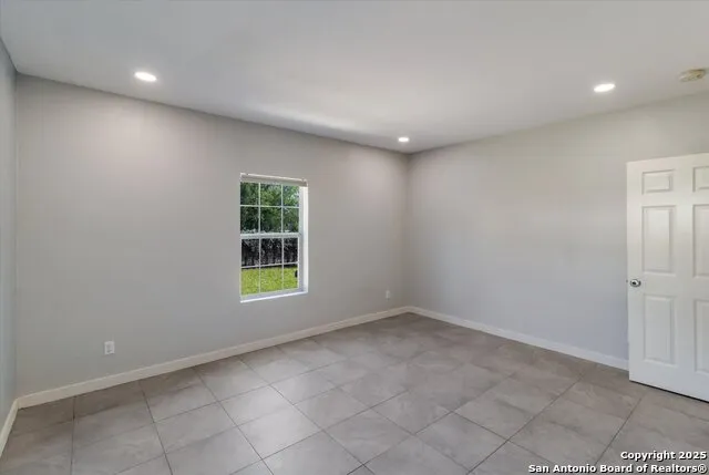 4434 Mountain Pass Von Ormy, TX 78073