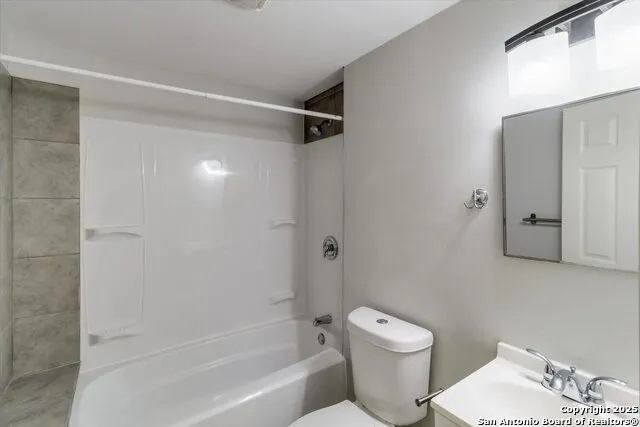 4434 Mountain Pass Von Ormy, TX 78073