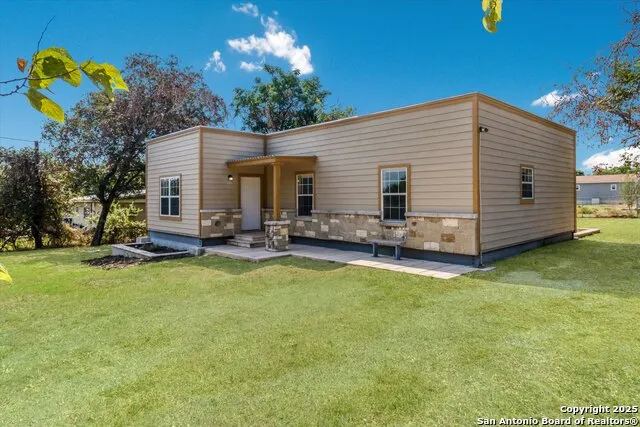 4434 Mountain Pass Von Ormy, TX 78073