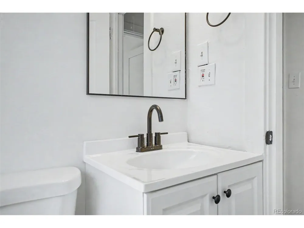 1334 Havana Street Aurora, CO 80010