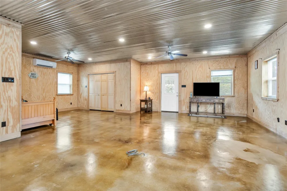 11781 Walding Road Montgomery, TX 77356