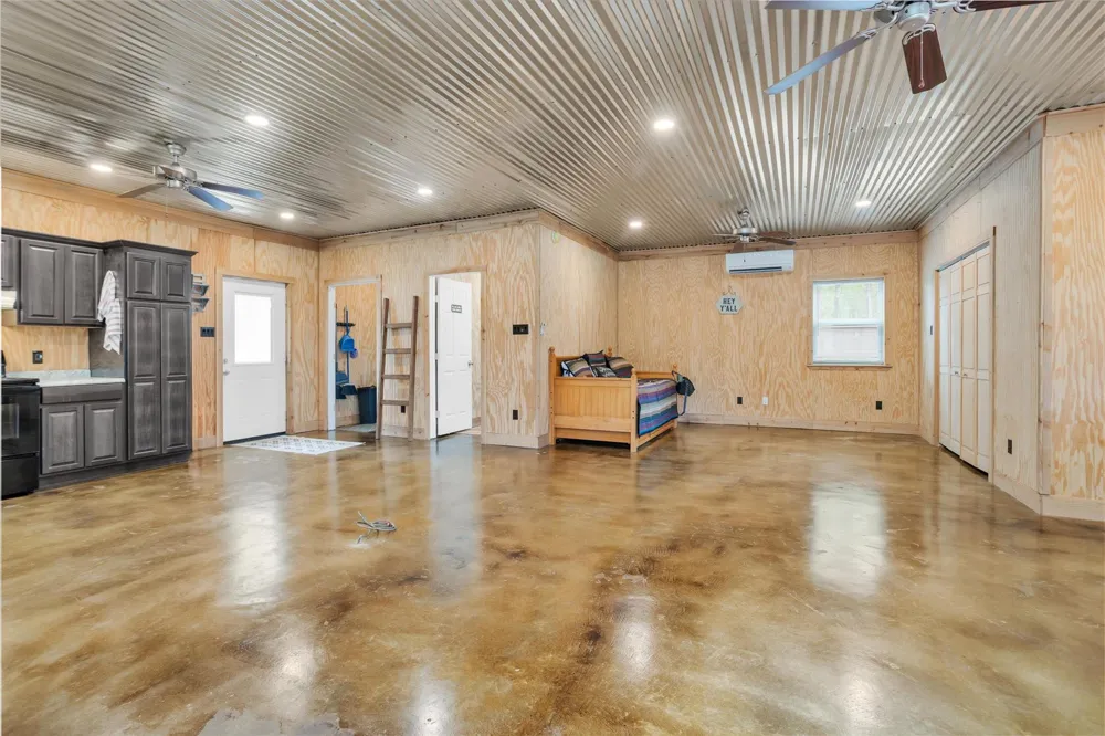 11781 Walding Road Montgomery, TX 77356