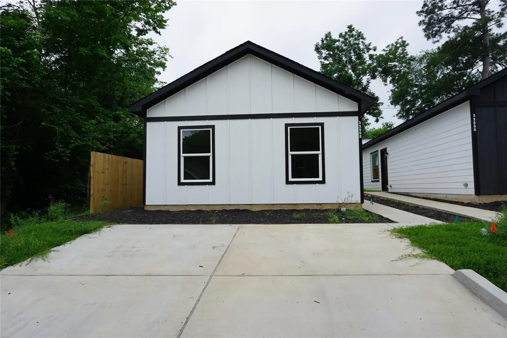 11553 Persimmons Willis, TX 77318