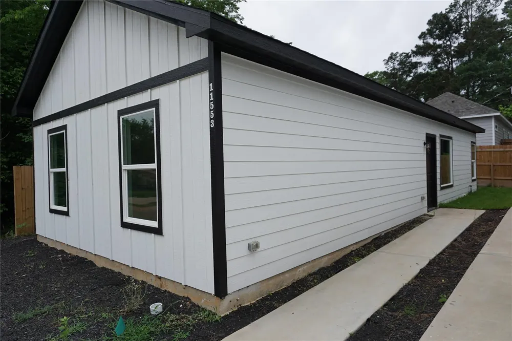 11553 Persimmons Willis, TX 77318