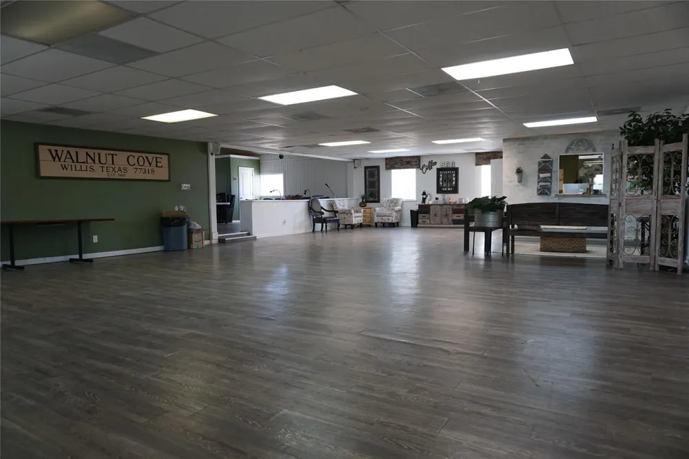 11553 Persimmons Willis, TX 77318