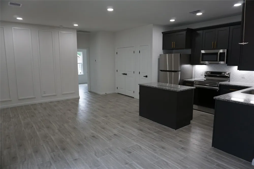 11553 Persimmons Willis, TX 77318