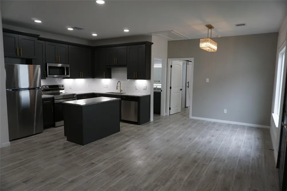 11553 Persimmons Willis, TX 77318