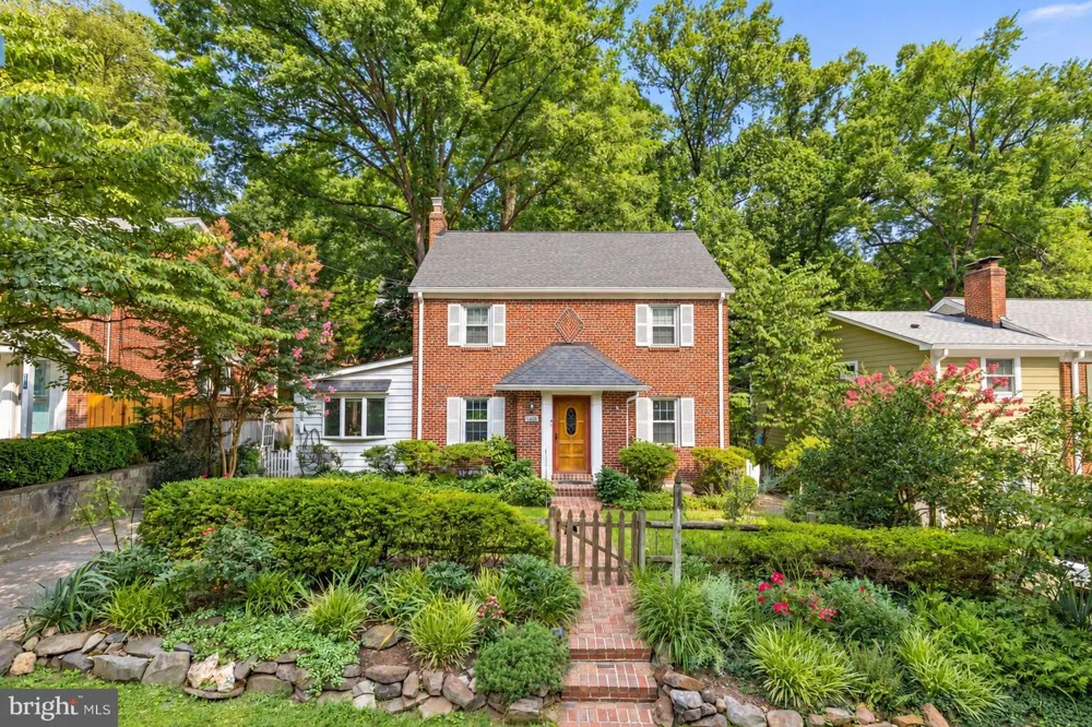 8406 HARTFORD AVENUE Silver Spring, MD 20910