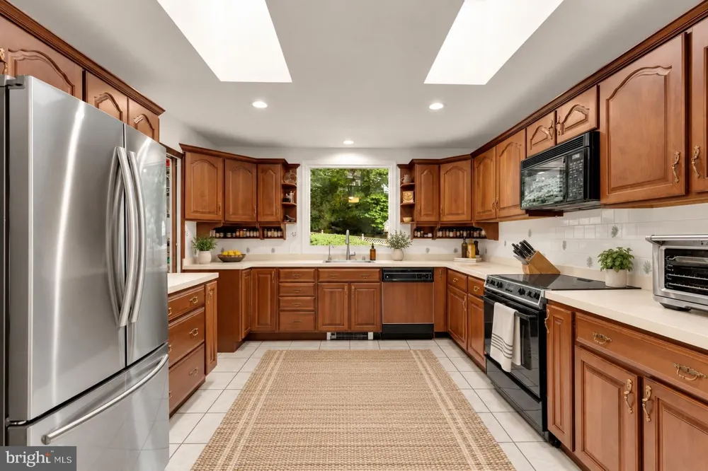 8406 HARTFORD AVENUE Silver Spring, MD 20910