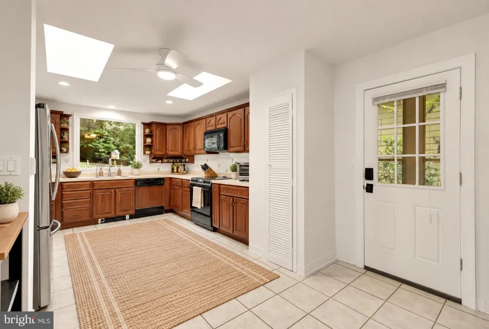 8406 HARTFORD AVENUE Silver Spring, MD 20910