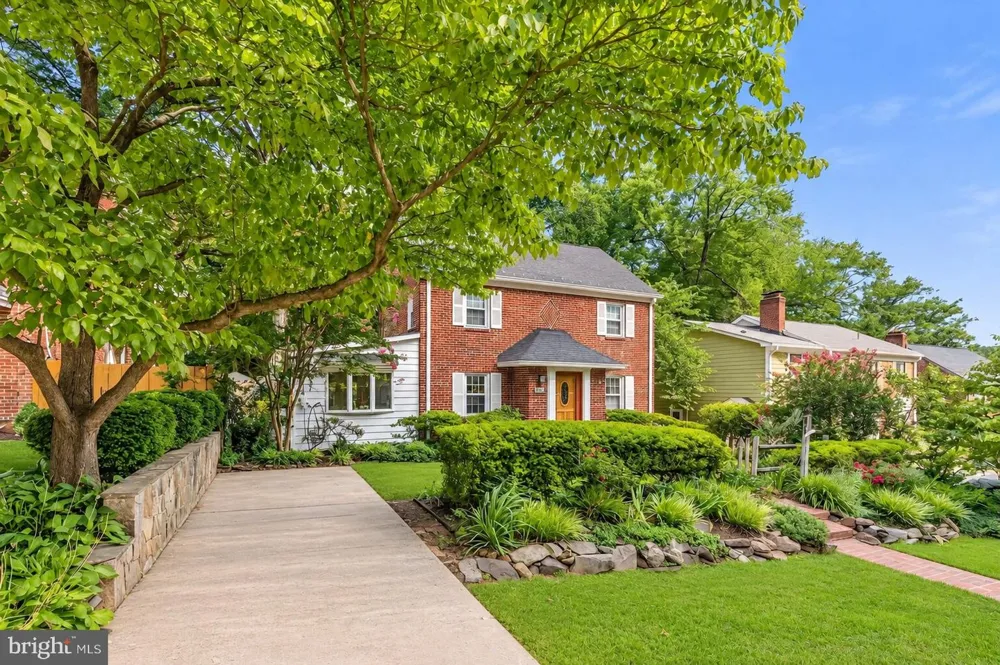 8406 HARTFORD AVENUE Silver Spring, MD 20910