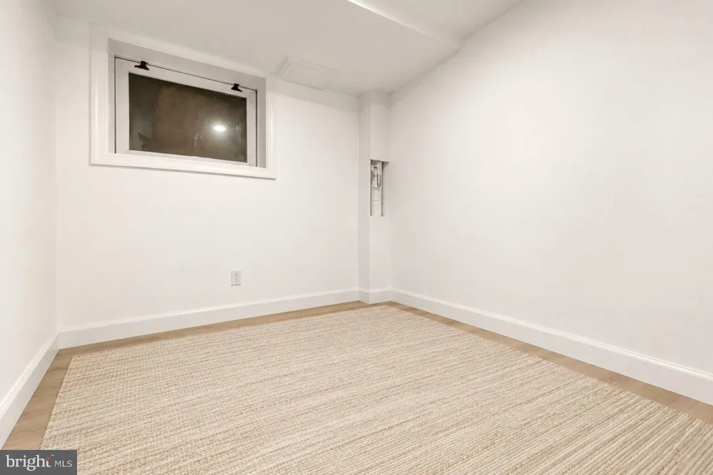 8406 HARTFORD AVENUE Silver Spring, MD 20910